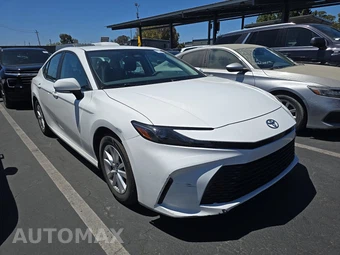 2025 Toyota Camry LE – miniatura 3