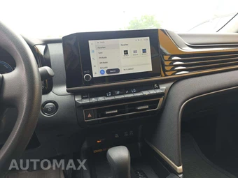 2025 Toyota Camry LE - miniatura 10