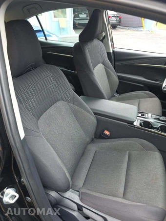 2025 Toyota Camry LE - miniatura 18