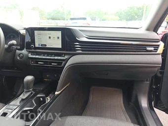 2025 Toyota Camry LE - miniatura 19