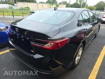 2025 Toyota Camry LE - miniatura 3