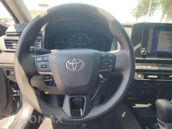 2025 Toyota Camry LE - miniatura 10
