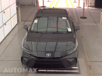 2025 Toyota Camry LE - miniatura 2