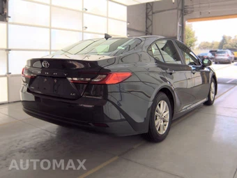 2025 Toyota Camry LE - miniatura 4