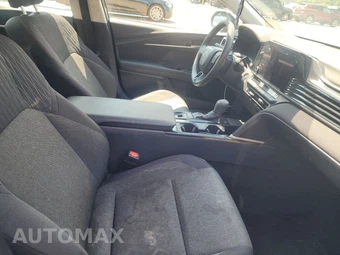 2025 Toyota Camry LE - miniatura 8