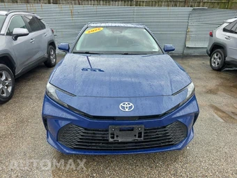 2025 Toyota Camry LE - miniatura 2