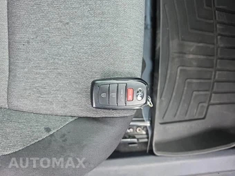 2025 Toyota Camry LE - miniatura 22