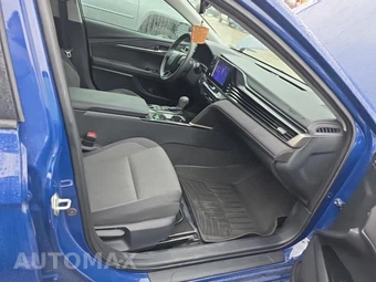 2025 Toyota Camry LE - miniatura 23