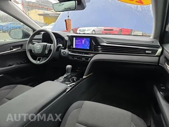 2025 Toyota Camry LE - miniatura 25