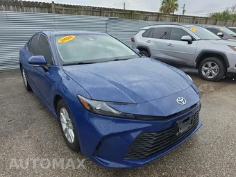 2025 Toyota Camry LE - miniatura 3
