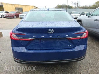 2025 Toyota Camry LE - miniatura 5