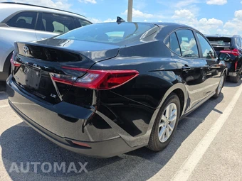 2025 Toyota Camry LE - miniatura 4