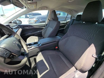 2025 Toyota Camry LE - miniatura 7