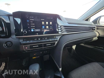 2025 Toyota Camry LE - miniatura 11