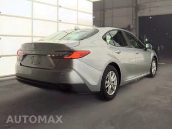 2025 Toyota Camry LE - miniatura 4