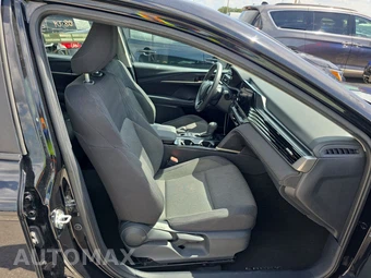 2025 Toyota Camry LE - miniatura 14
