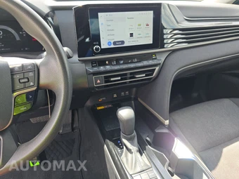 2025 Toyota Camry LE - miniatura 17