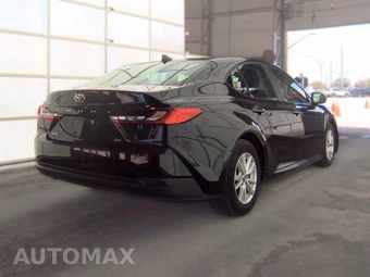 2025 Toyota Camry LE - miniatura 5