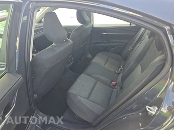 2025 Toyota Camry LE - miniatura 13