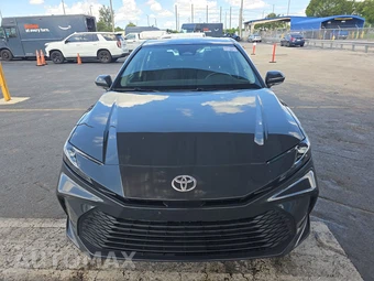2025 Toyota Camry LE - miniatura 2