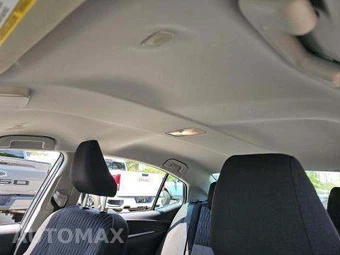 2025 Toyota Camry LE – miniatura 12