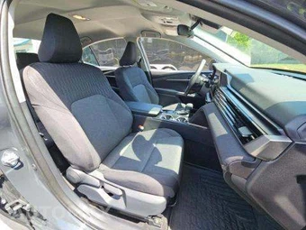 2025 Toyota Camry LE – miniatura 19