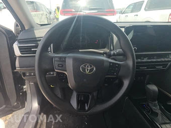 2025 Toyota Camry LE - miniatura 10