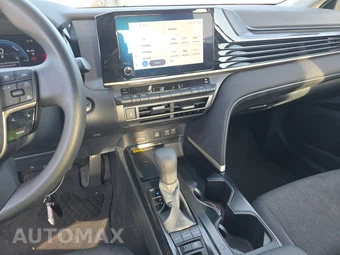 2025 Toyota Camry LE - miniatura 11