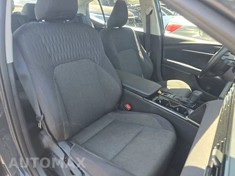 2025 Toyota Camry LE - miniatura 8