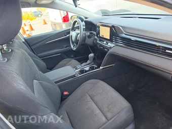 2025 Toyota Camry LE - miniatura 8