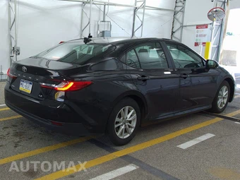 2025 Toyota Camry LE - miniatura 4