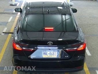 2025 Toyota Camry LE - miniatura 5