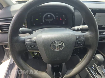 2025 Toyota Camry LE - miniatura 10
