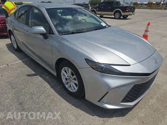 2025 Toyota Camry LE - miniatura 3