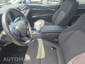 2025 Toyota Camry LE - miniatura 7