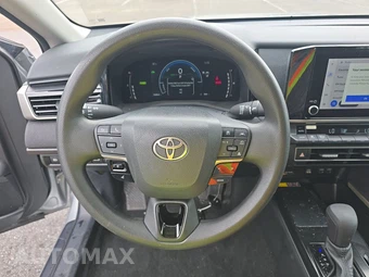 2025 Toyota Camry LE - miniatura 10