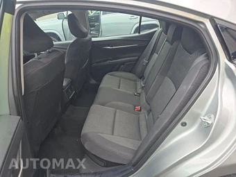 2025 Toyota Camry LE - miniatura 13