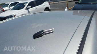 2025 Toyota Camry LE - miniatura 18