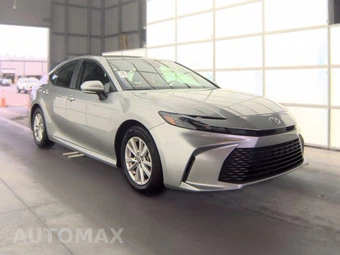 2025 Toyota Camry LE - miniatura 3