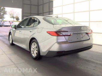 2025 Toyota Camry LE - miniatura 6