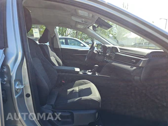 2025 Toyota Camry LE - miniatura 14