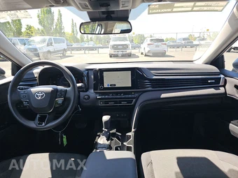 2025 Toyota Camry LE - miniatura 17