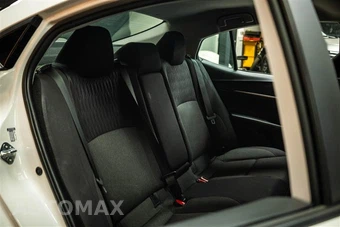 2025 Toyota Camry LE - miniatura 11