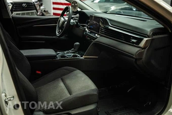 2025 Toyota Camry LE - miniatura 13