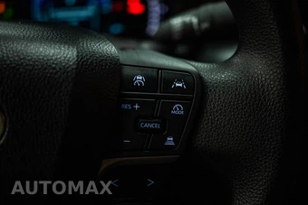 2025 Toyota Camry LE - miniatura 18