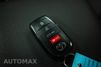 2025 Toyota Camry LE - miniatura 21