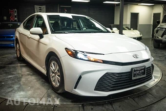 2025 Toyota Camry LE - miniatura 5