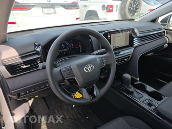 2025 Toyota Camry LE - miniatura 11