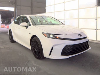 2025 Toyota Camry LE - miniatura 3