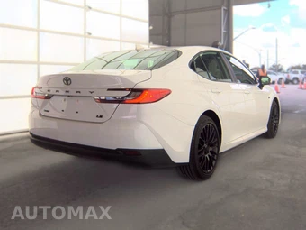 2025 Toyota Camry LE - miniatura 4